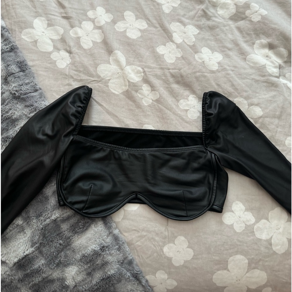 Leather long sleeve crop top size S